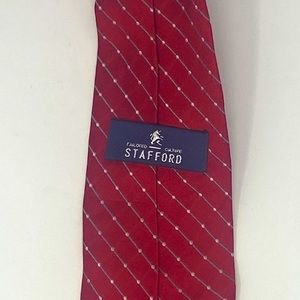 Red geometric pattern Stafford Men’s Neck Tie. Silk.
